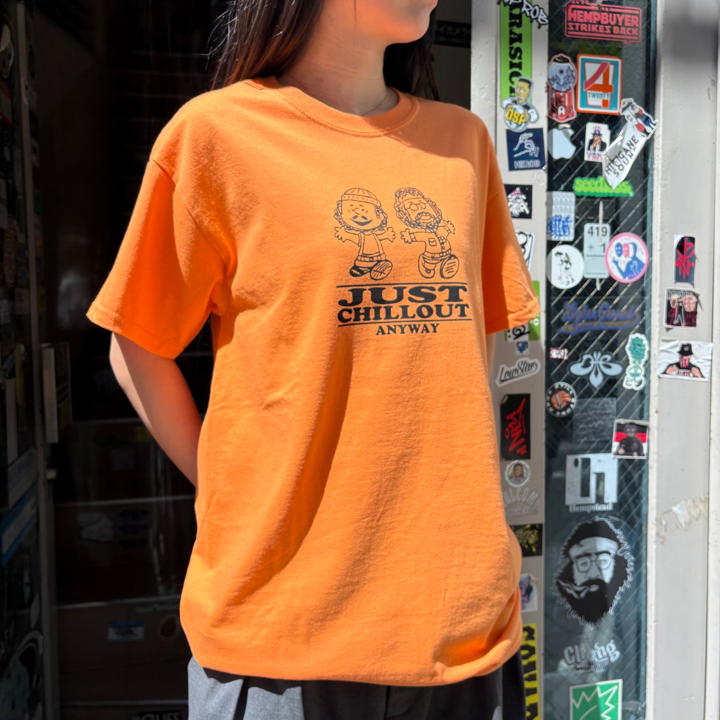 HOTBOXSESSIONS ホットボックスセッションズ "JUST CHILLOUT ANYWAY" Tシャツ